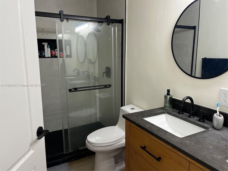 Recently Rented: $2,950 (3 beds, 3 baths, 1270 Square Feet)