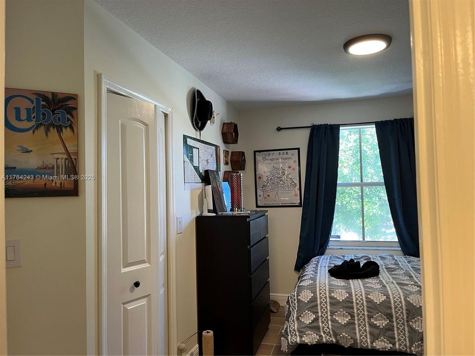 Recently Rented: $2,950 (3 beds, 3 baths, 1270 Square Feet)