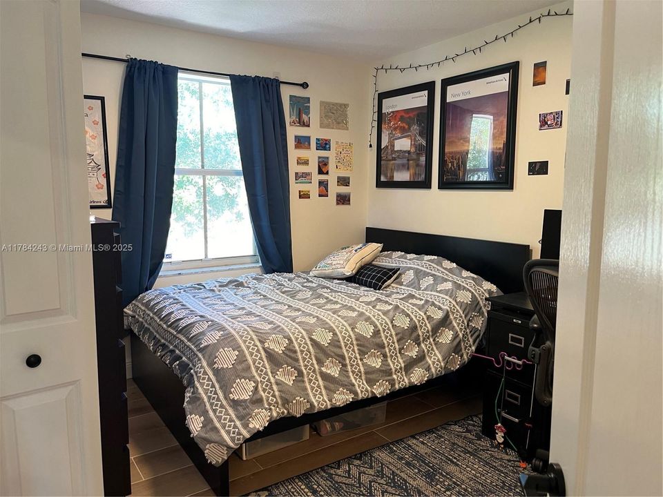 Recently Rented: $2,950 (3 beds, 3 baths, 1270 Square Feet)