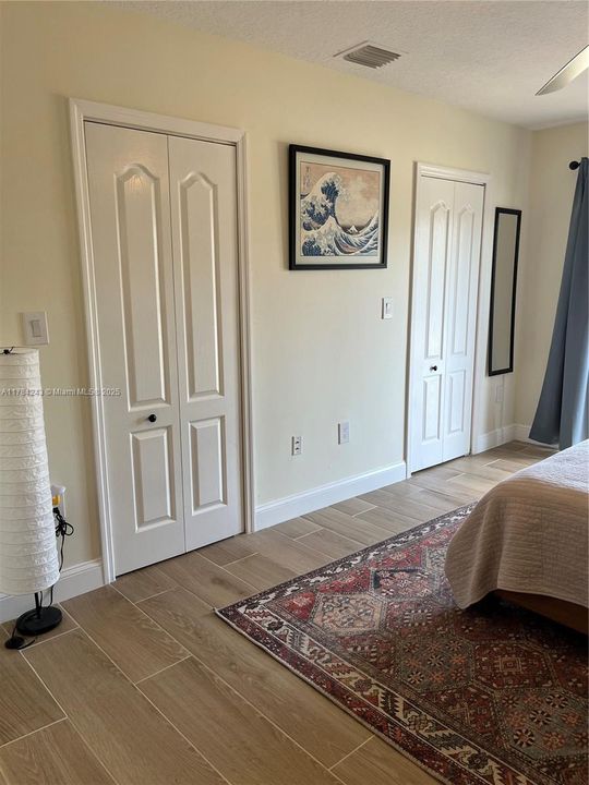 Recently Rented: $2,950 (3 beds, 3 baths, 1270 Square Feet)