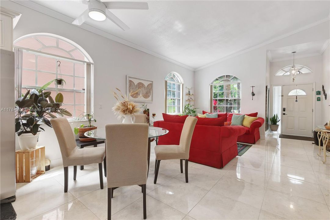 Recently Rented: $3,600 (3 beds, 2 baths, 1582 Square Feet)