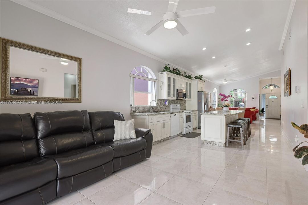 Recently Rented: $3,600 (3 beds, 2 baths, 1582 Square Feet)