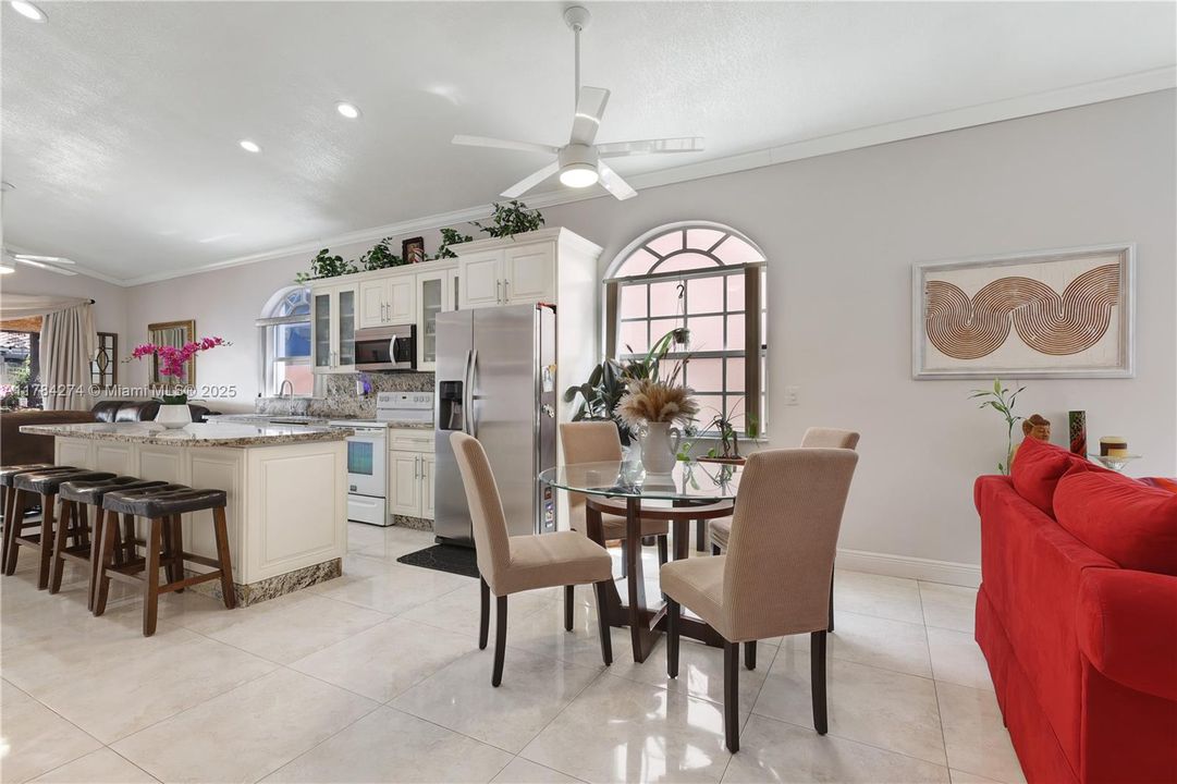 Recently Rented: $3,600 (3 beds, 2 baths, 1582 Square Feet)