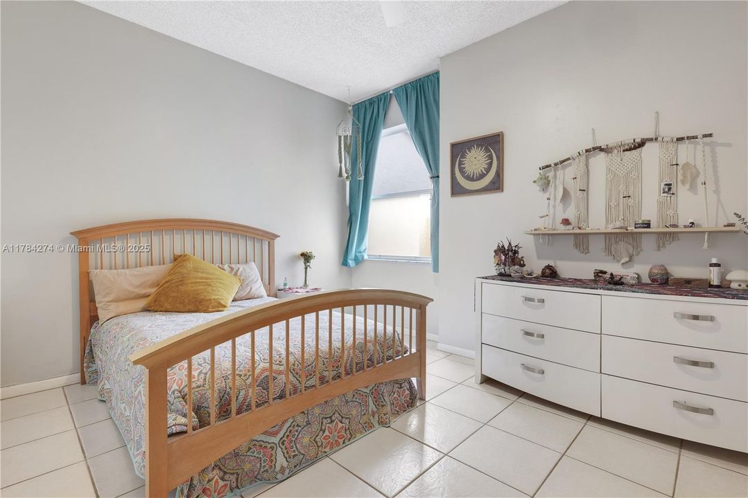 Recently Rented: $3,600 (3 beds, 2 baths, 1582 Square Feet)