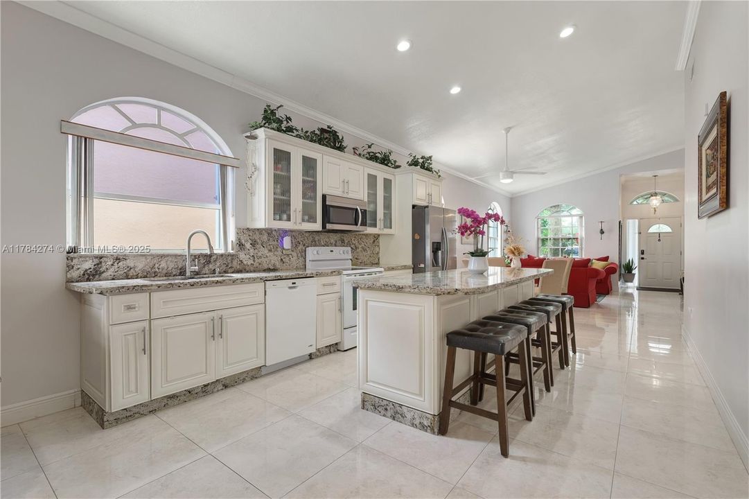 Recently Rented: $3,600 (3 beds, 2 baths, 1582 Square Feet)