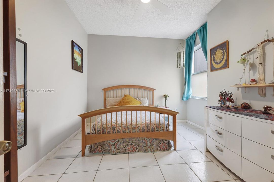 Recently Rented: $3,600 (3 beds, 2 baths, 1582 Square Feet)