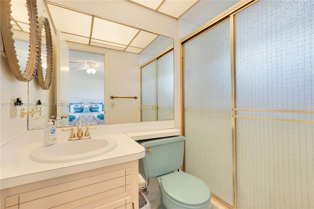 For Sale: $590,000 (2 beds, 2 baths, 904 Square Feet)