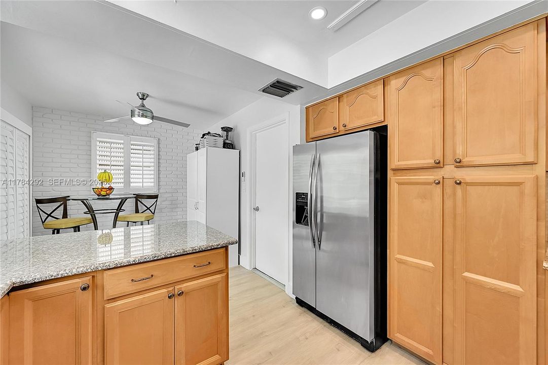 待售: $765,000 (3 贝兹, 2 浴室, 1391 平方英尺)