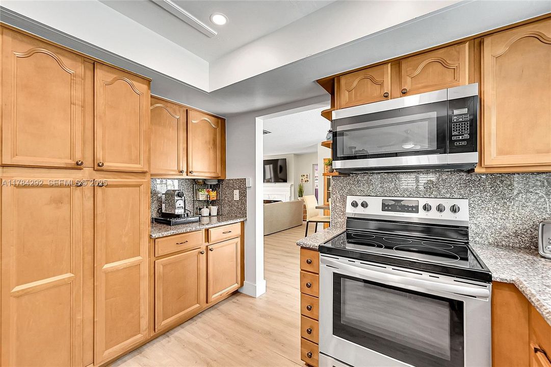 待售: $765,000 (3 贝兹, 2 浴室, 1391 平方英尺)