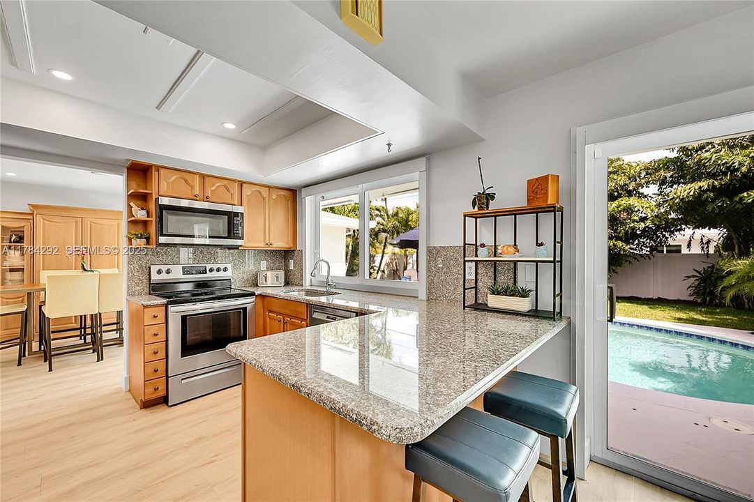 待售: $765,000 (3 贝兹, 2 浴室, 1391 平方英尺)