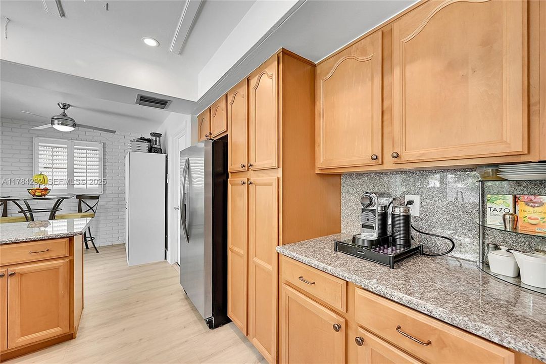 待售: $765,000 (3 贝兹, 2 浴室, 1391 平方英尺)