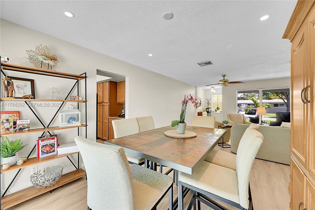 待售: $765,000 (3 贝兹, 2 浴室, 1391 平方英尺)