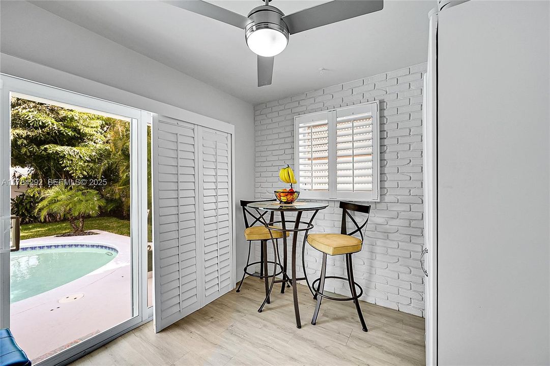 待售: $765,000 (3 贝兹, 2 浴室, 1391 平方英尺)