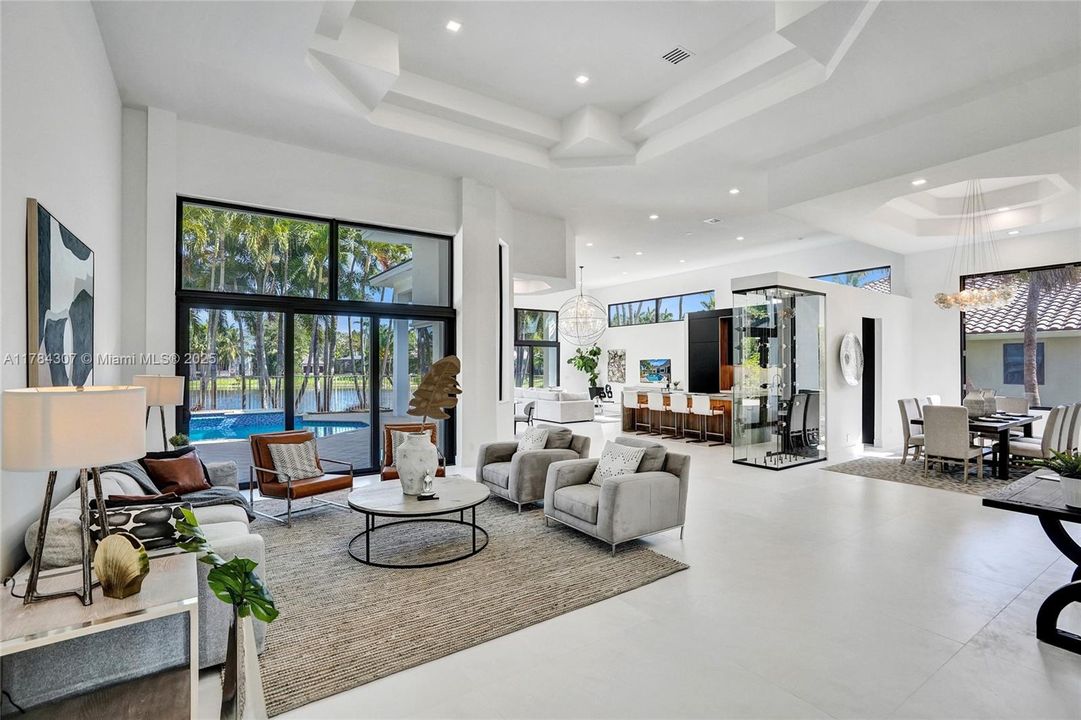 Vendido Recientemente: $2,890,000 (5 camas, 4 baños, 4270 Pies cuadrados)