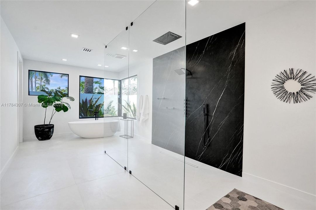 Vendido Recientemente: $2,890,000 (5 camas, 4 baños, 4270 Pies cuadrados)