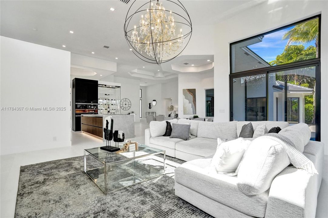 Vendido Recientemente: $2,890,000 (5 camas, 4 baños, 4270 Pies cuadrados)