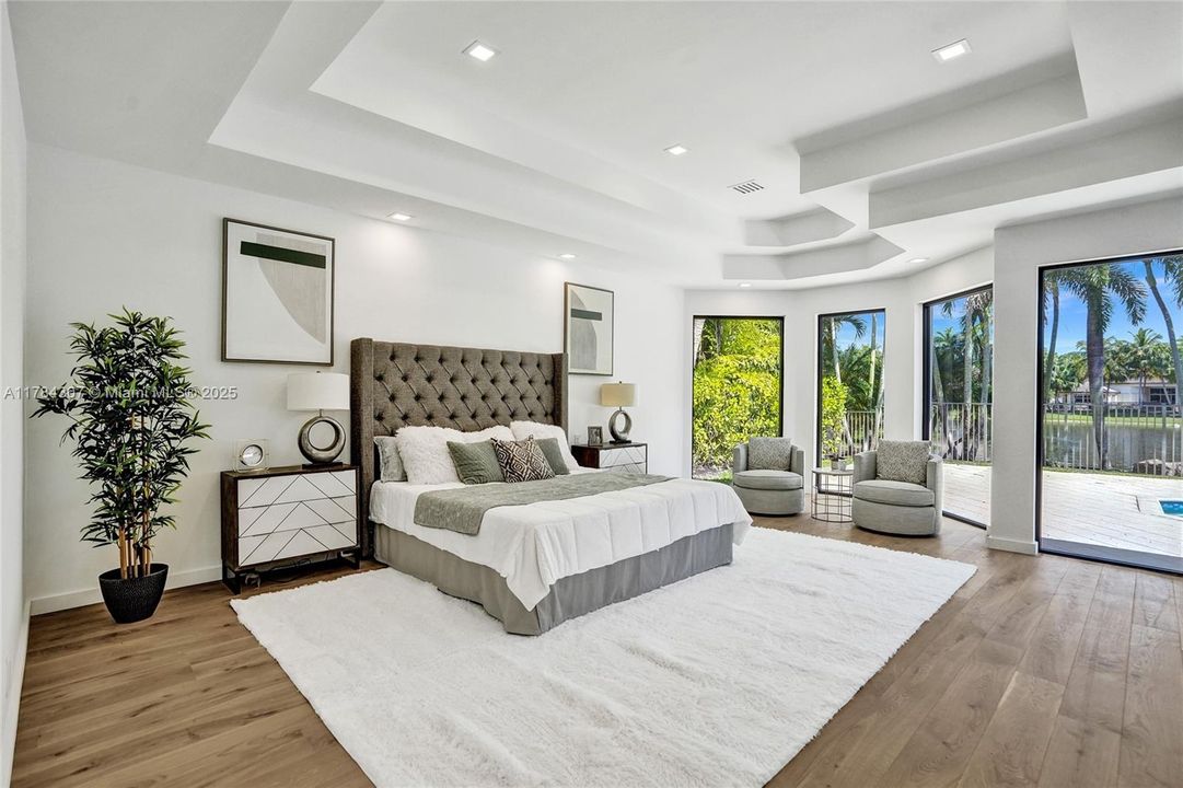 Vendido Recientemente: $2,890,000 (5 camas, 4 baños, 4270 Pies cuadrados)