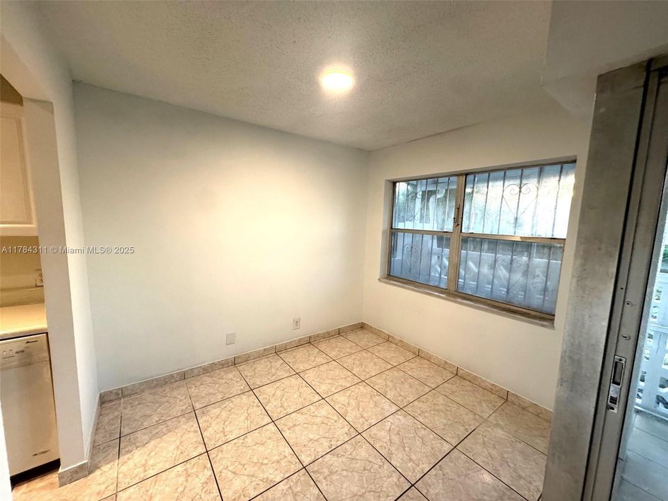 Recently Rented: $1,800 (2 beds, 2 baths, 1150 Square Feet)
