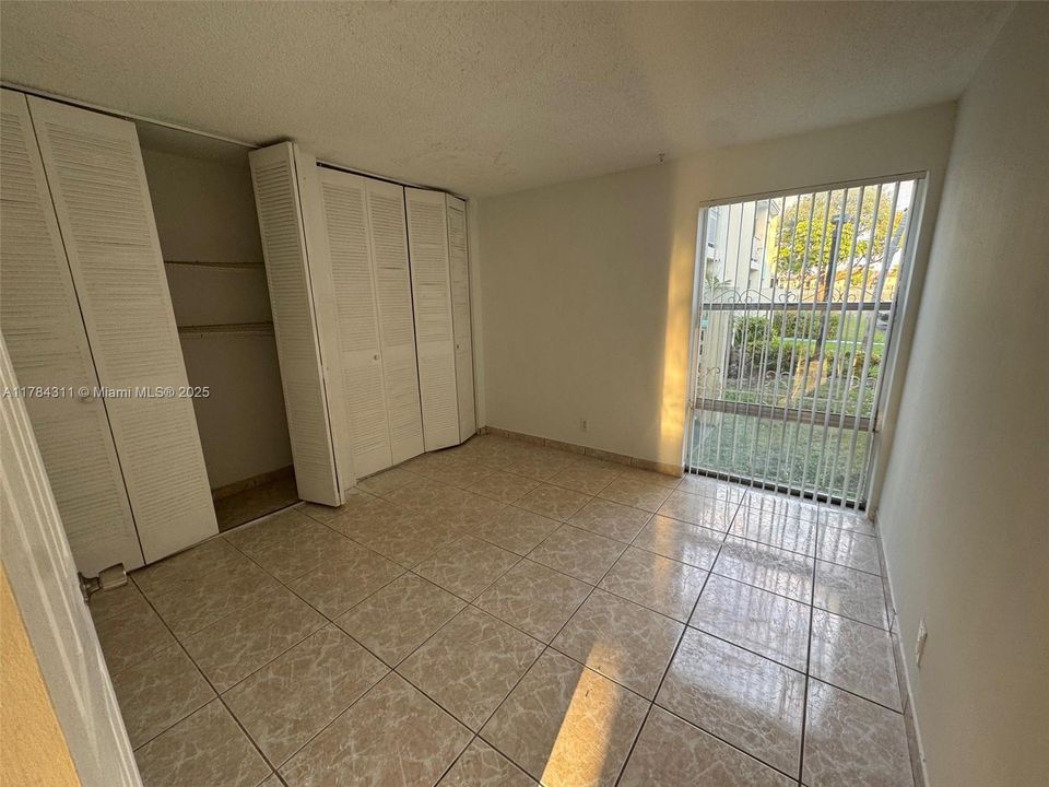 Recently Rented: $1,800 (2 beds, 2 baths, 1150 Square Feet)