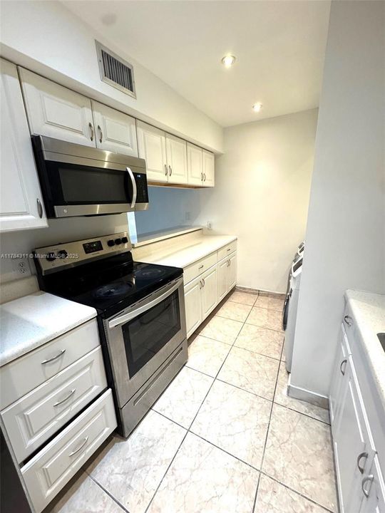 Recently Rented: $1,800 (2 beds, 2 baths, 1150 Square Feet)