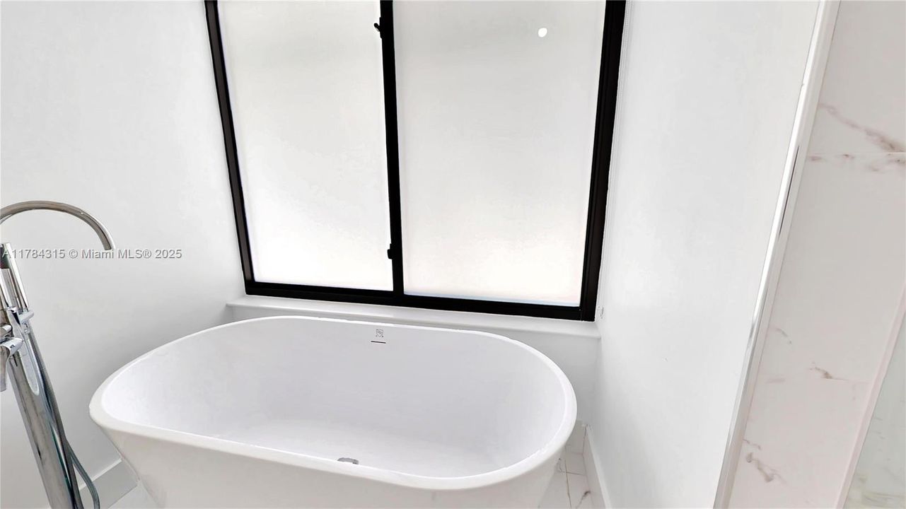 Недавно продано: $1,300,000 (4 спален, 3 ванн, 2320 Квадратных фут)