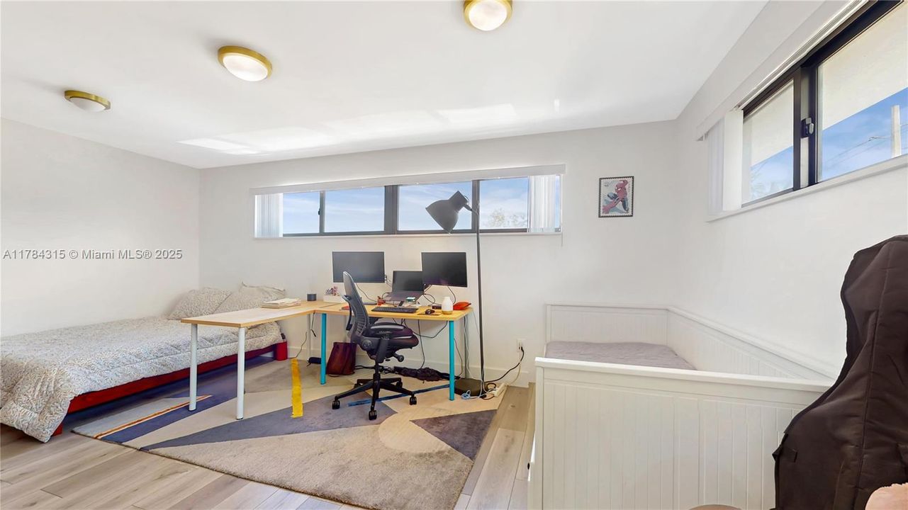 Недавно продано: $1,300,000 (4 спален, 3 ванн, 2320 Квадратных фут)