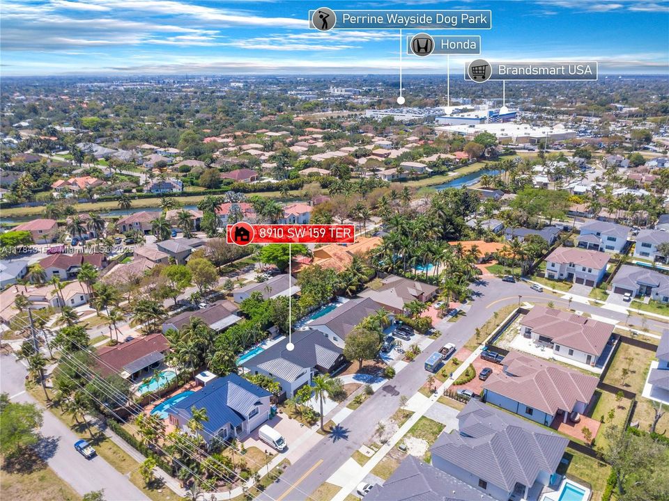 Недавно продано: $1,300,000 (4 спален, 3 ванн, 2320 Квадратных фут)