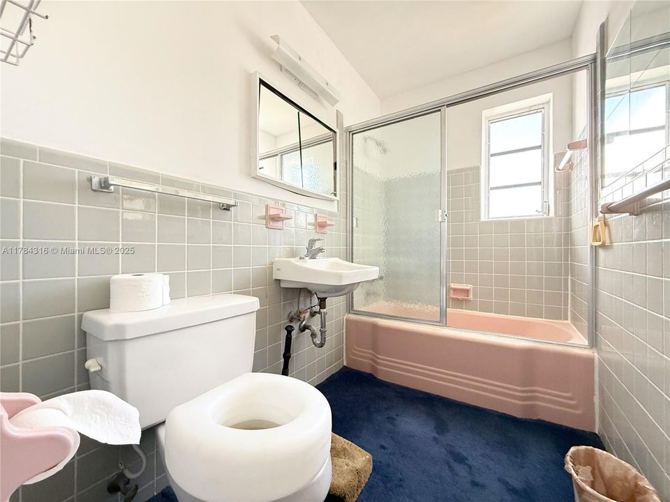 Recently Sold: $625,000 (3 beds, 2 baths, 1264 Square Feet)