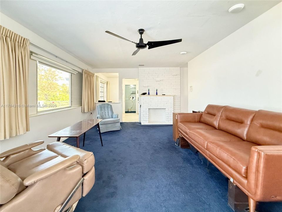 Recently Sold: $625,000 (3 beds, 2 baths, 1264 Square Feet)