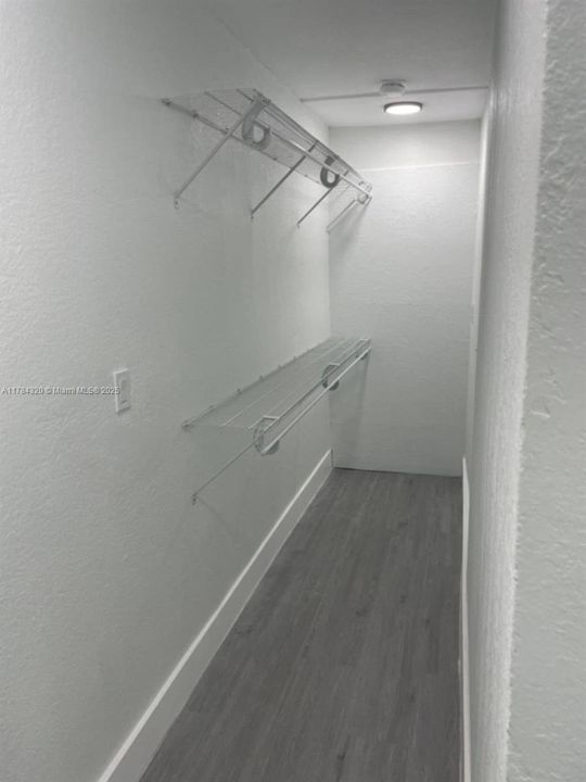 Recientemente alquilado: $1,600 (1 camas, 1 baños, 1989 Pies cuadrados)