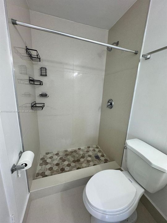 最近售出: $255,000 (2 贝兹, 1 浴室, 960 平方英尺)