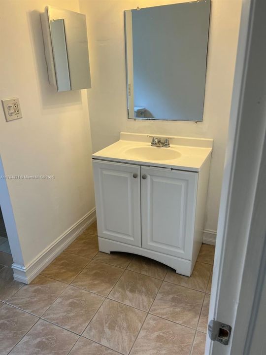 Недавно продано: $213,950 (4 спален, 2 ванн, 1440 Квадратных фут)