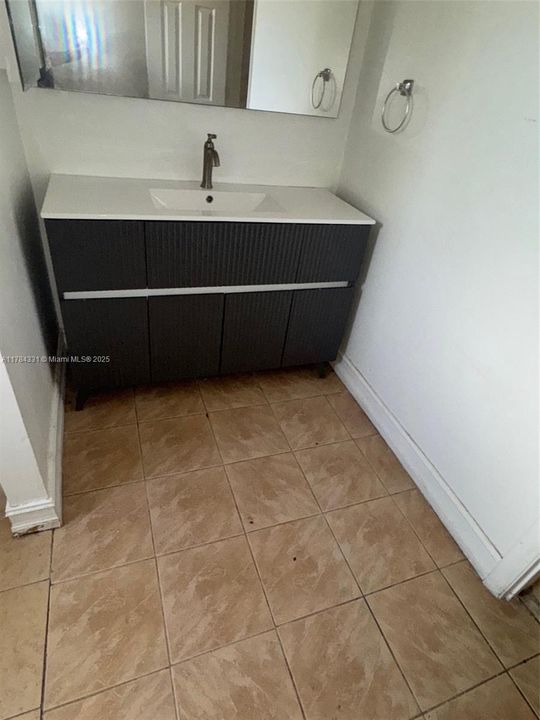 Недавно продано: $213,950 (4 спален, 2 ванн, 1440 Квадратных фут)