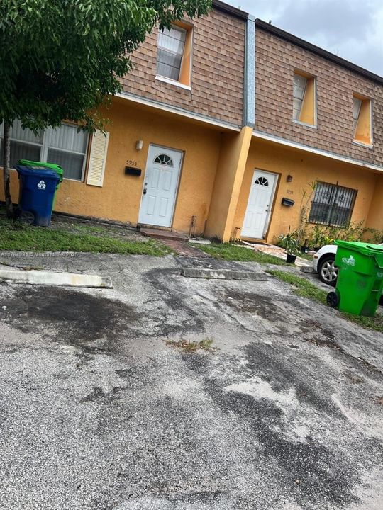 Недавно продано: $213,950 (4 спален, 2 ванн, 1440 Квадратных фут)