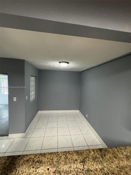 Недавно продано: $213,950 (4 спален, 2 ванн, 1440 Квадратных фут)