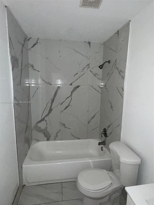 Недавно продано: $213,950 (4 спален, 2 ванн, 1440 Квадратных фут)