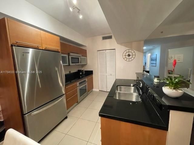 На продажу: $470,000 (2 спален, 2 ванн, 1006 Квадратных фут)