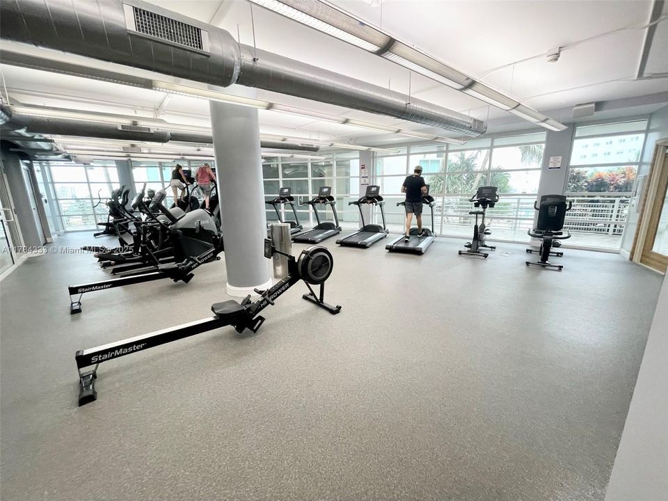 На продажу: $470,000 (2 спален, 2 ванн, 1006 Квадратных фут)