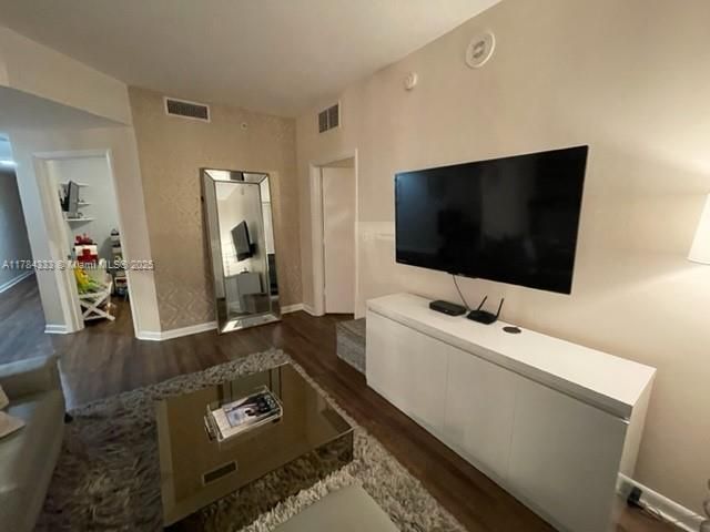 На продажу: $470,000 (2 спален, 2 ванн, 1006 Квадратных фут)