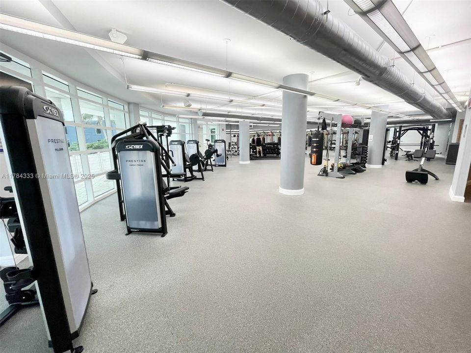 На продажу: $470,000 (2 спален, 2 ванн, 1006 Квадратных фут)