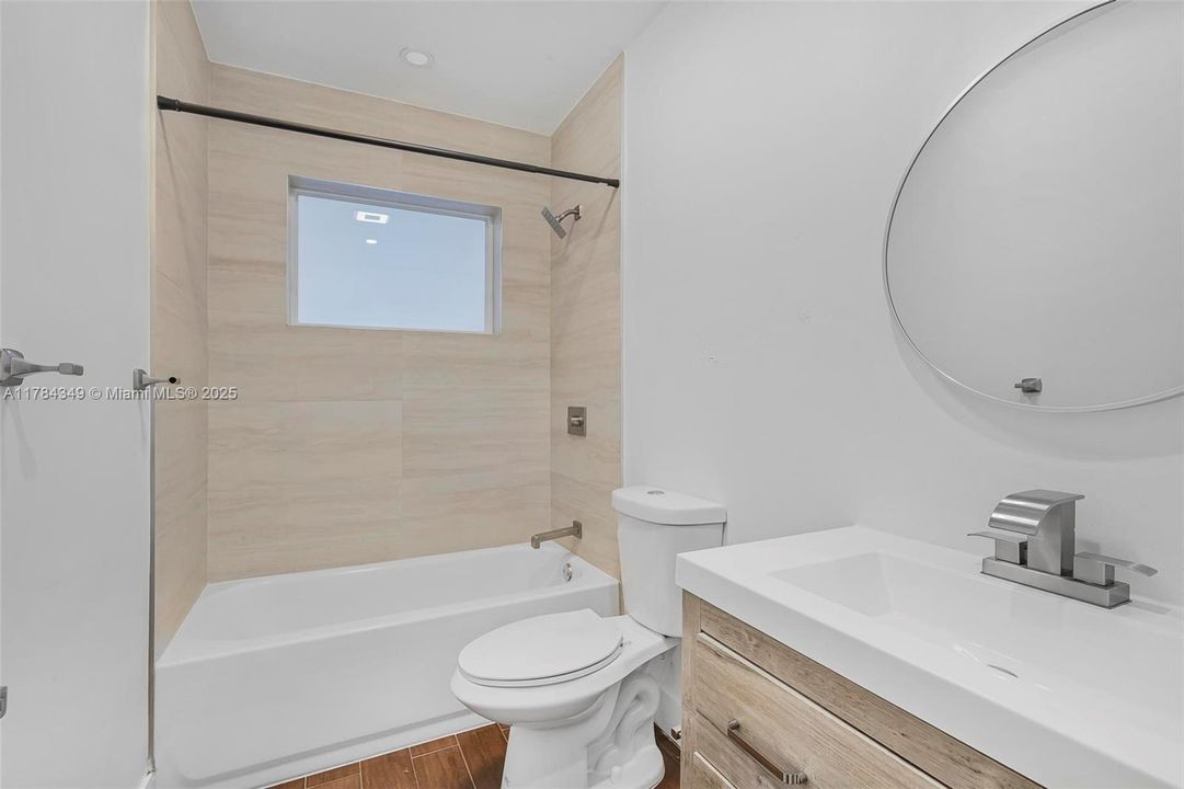 Недавно продано: $699,000 (4 спален, 3 ванн, 1443 Квадратных фут)