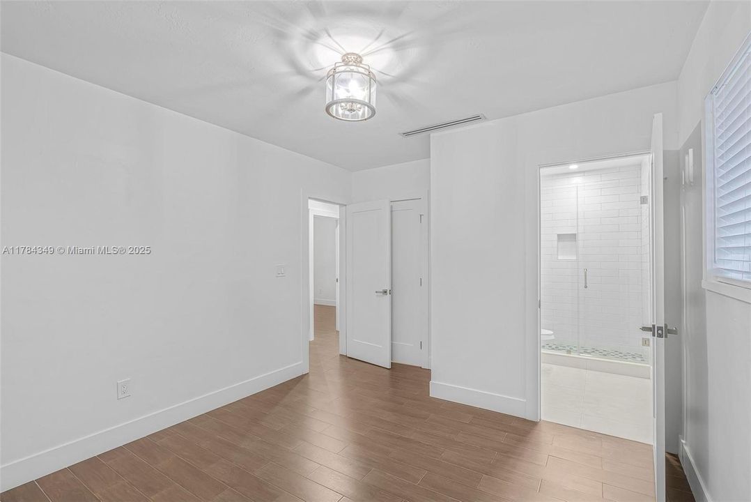 Недавно продано: $699,000 (4 спален, 3 ванн, 1443 Квадратных фут)