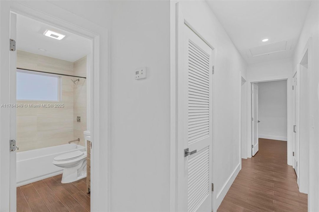 Недавно продано: $699,000 (4 спален, 3 ванн, 1443 Квадратных фут)