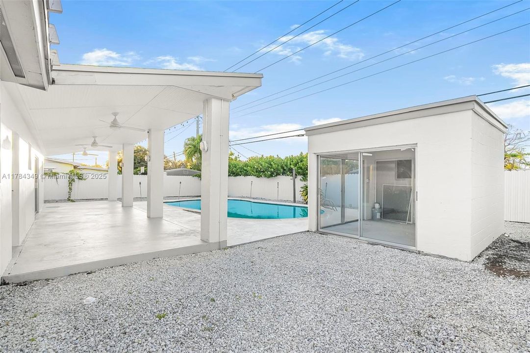 Недавно продано: $699,000 (4 спален, 3 ванн, 1443 Квадратных фут)