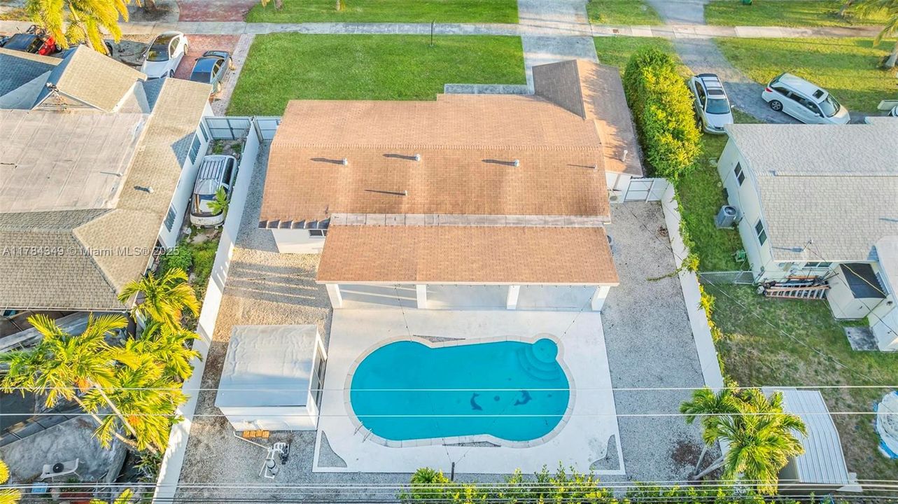 Недавно продано: $699,000 (4 спален, 3 ванн, 1443 Квадратных фут)