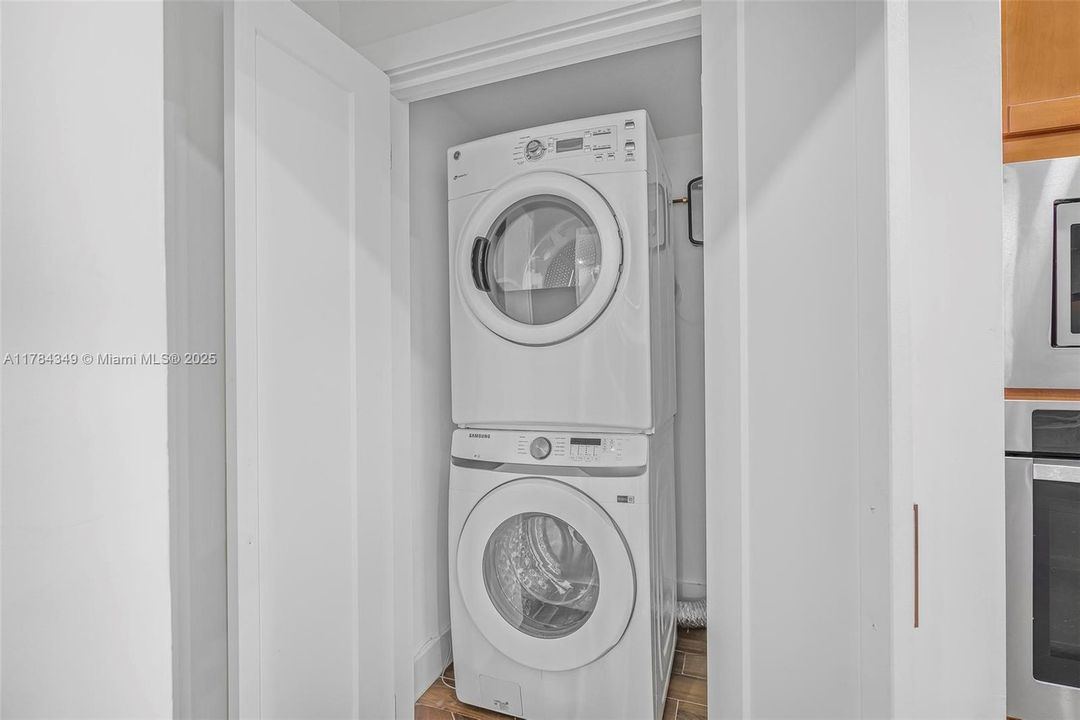 Недавно продано: $699,000 (4 спален, 3 ванн, 1443 Квадратных фут)