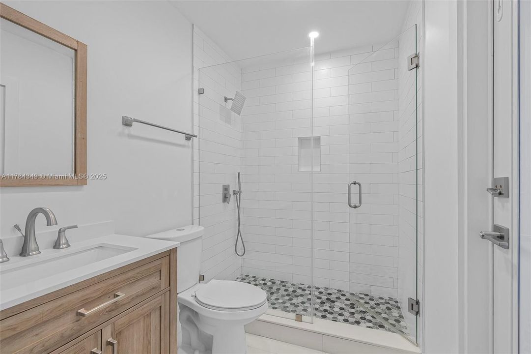 Недавно продано: $699,000 (4 спален, 3 ванн, 1443 Квадратных фут)