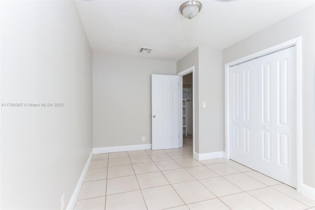 最近租的: $2,390 (3 贝兹, 1 浴室, 1399 平方英尺)