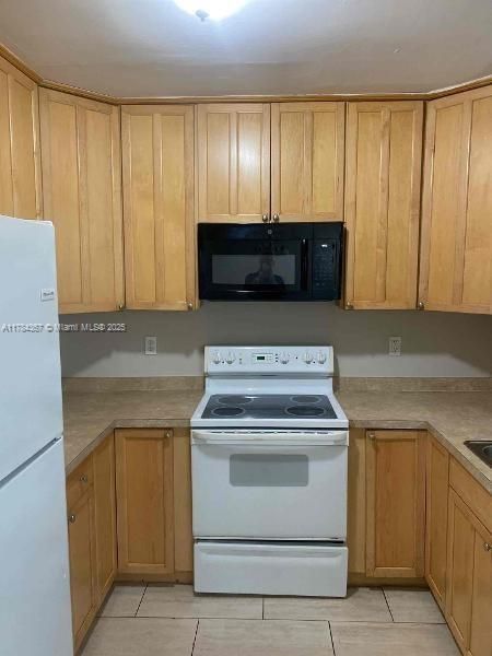 最近租的: $2,390 (3 贝兹, 1 浴室, 1399 平方英尺)