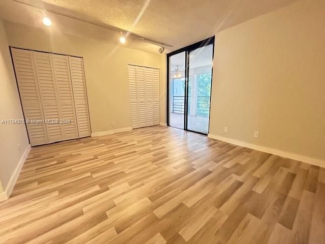 Vendido Recientemente: $224,900 (2 camas, 2 baños, 1170 Pies cuadrados)